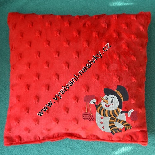 Polštář s výšivkou SNĚHULÁK (2) - Kliknutím na obrázek zavřete