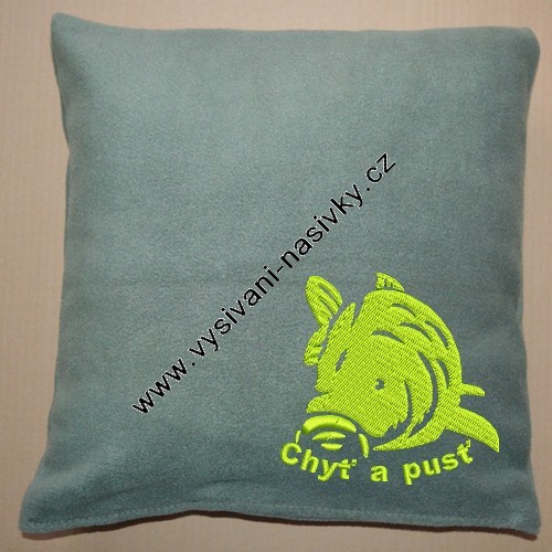 Polštář s výšivkou CHYŤ A PUSŤ! (1) - Kliknutím na obrázek zavřete